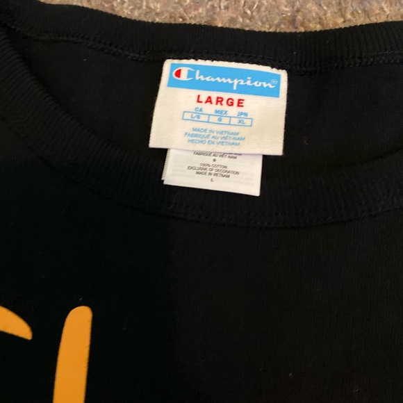 Champion graphic tee - Picture 2 of 4